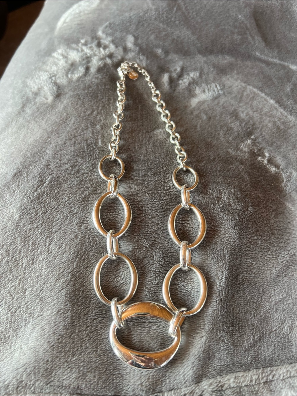Alfani Silver Tone Chain, Adjustable Necklace, excellent condition